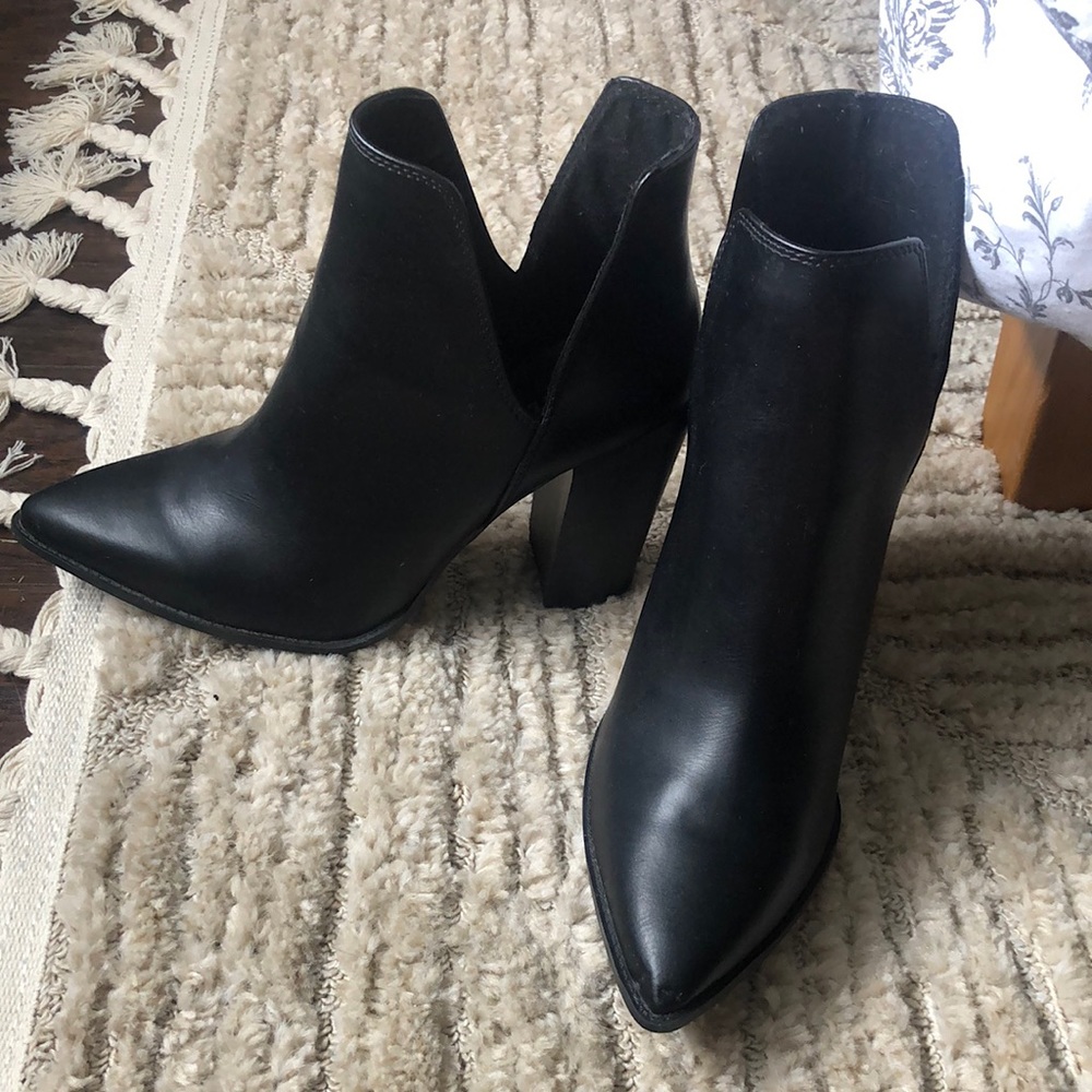 Black faux leather pointy bootie